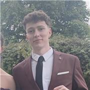 Universitario,doy clases de matemáticas desde primaria hasta bachillerato(sociales),también puedo dar inglés y economía